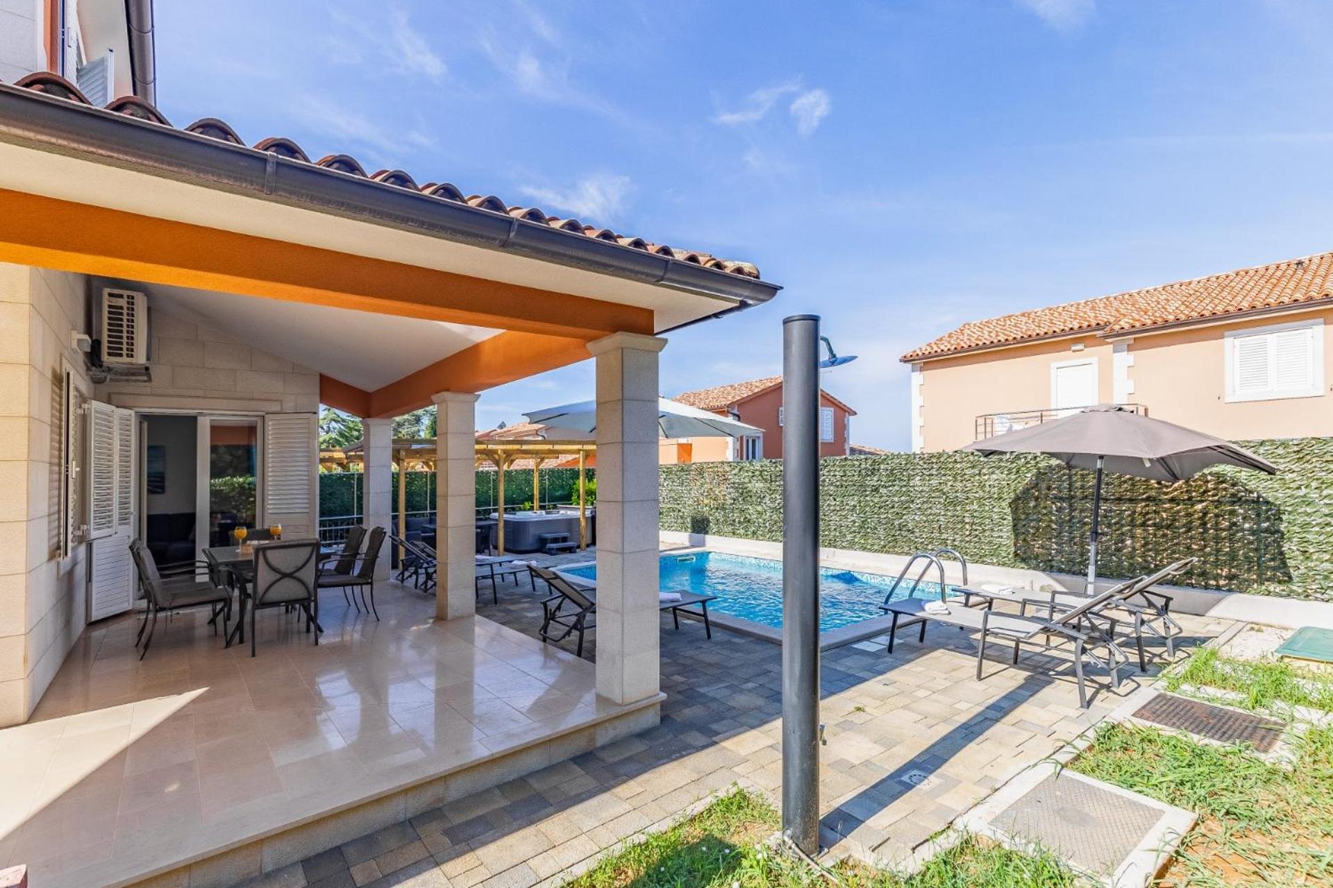 Villas Lotus With Pool And Jacuzzi Pula Exteriér fotografie